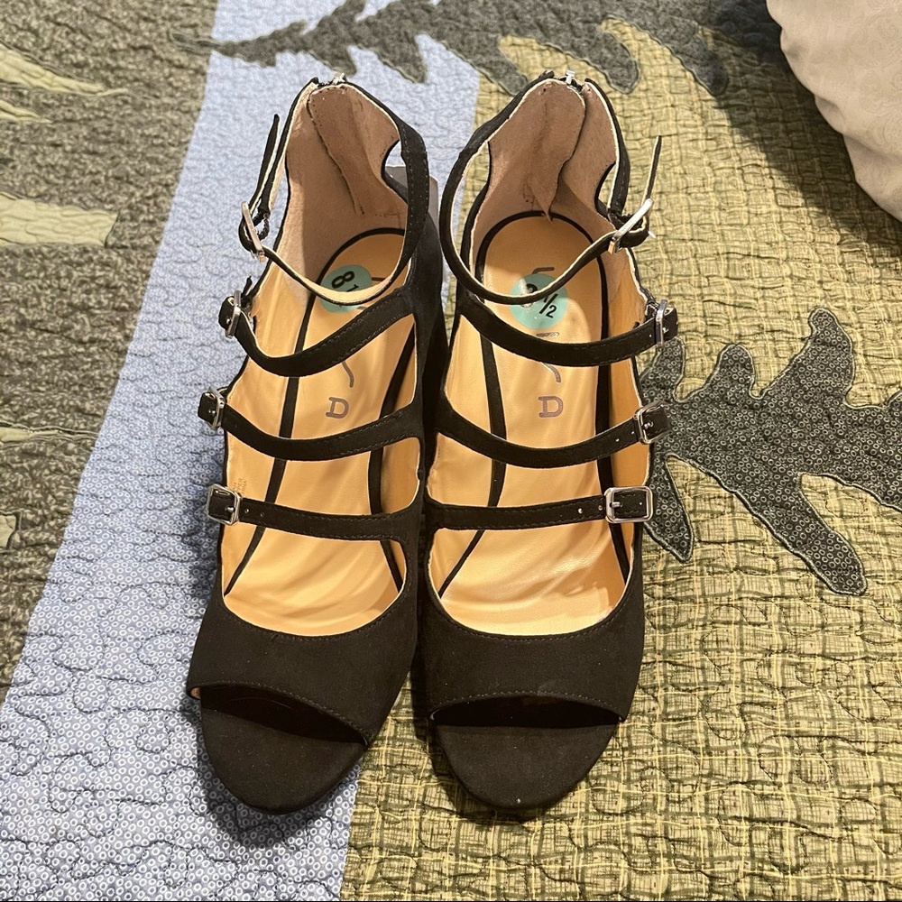 Unisa Heels